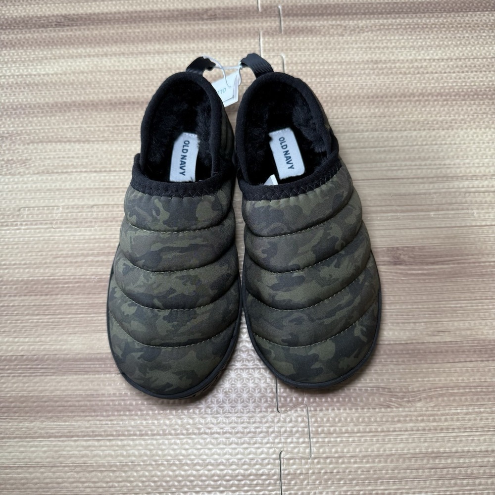 Old Navy Boys Camouflage Quilted Slip-On Slippers, Fleece Lined, Medium(12-13)